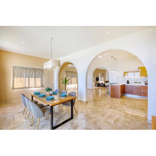 Spacious, Bright, Valley & Sea View Maisonette