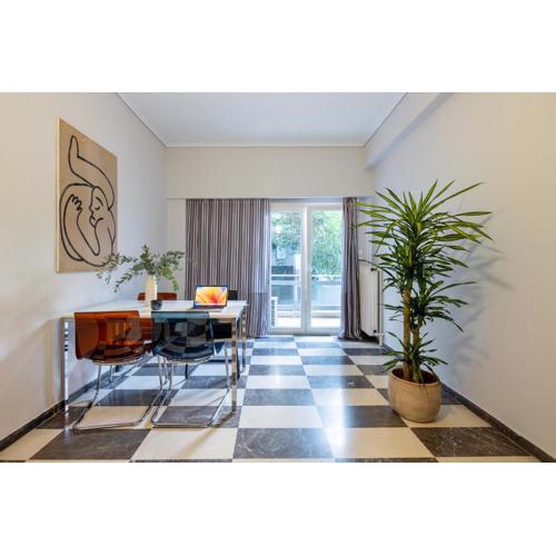 Spacious Central Apt Downtown