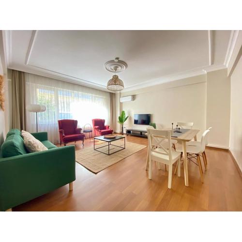 Spacious & City Center 3 Bedroom Flat - No2