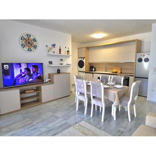 Spacious Coastal Apartment in Golem Durres
