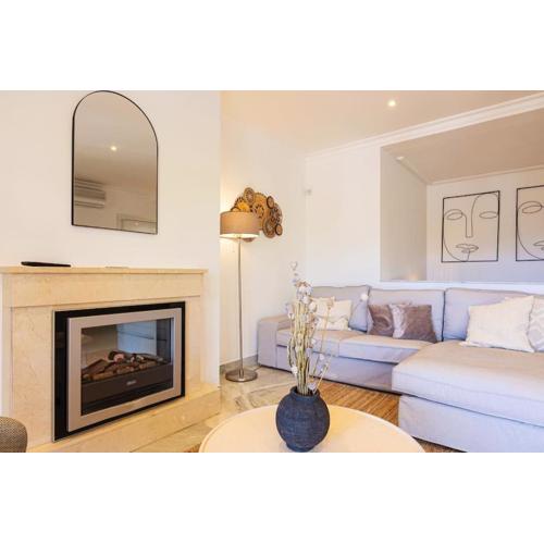 Spacious Duplex Steps to Puerto Banús