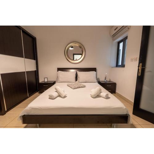 Spacious Ensuite Bedroom - Gzira