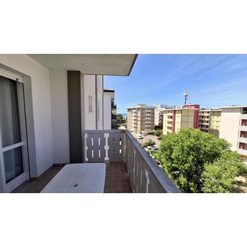 Spacious family apartment near the beach