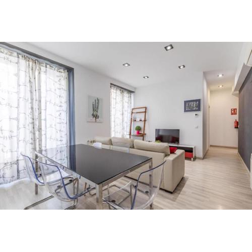 Spacious flat puerta del sol