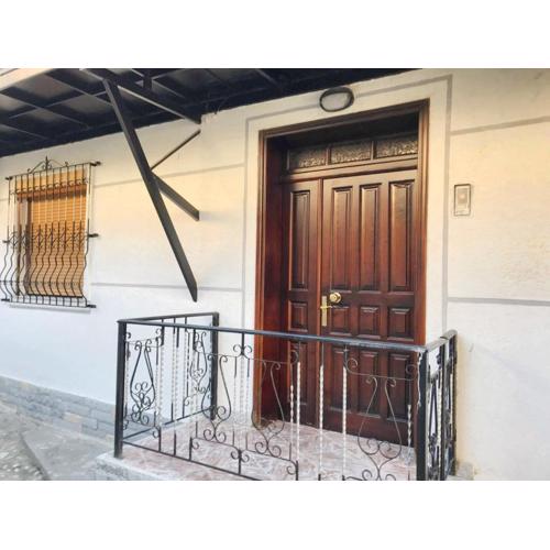 Spacious house in Berat with secure parking.