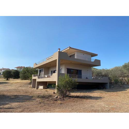 Spacious House, next to Best Beaches near Athens.