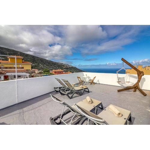 Spacious House with BBQ and Ocean Teide View, 10 Minutes from City