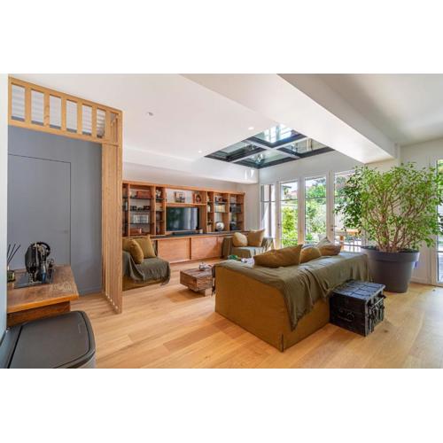 Spacious house with garden