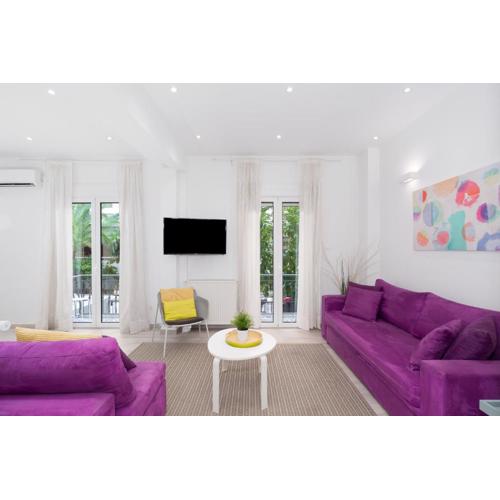 Spacious Modern Apartment in Athens near Metro