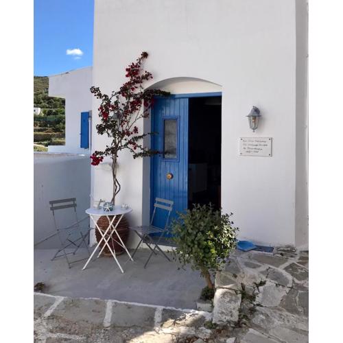 Spacious Paros, Lefkes house with awesome view