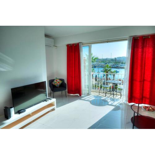 Spacious seafront 2 bedrooms with hot tub GOGZR-5