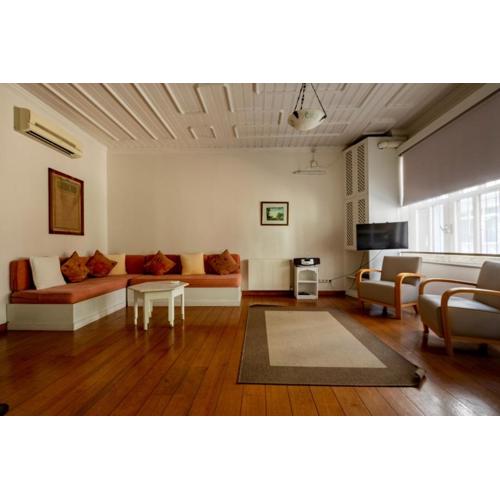 Spacious Single Detached House with Terrace - Near to Hagia Sophia