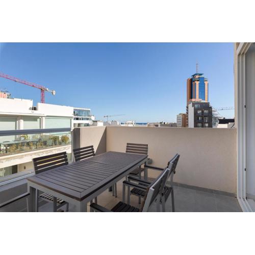 Spacious & Stylish 3BR Penthouse With Large Terrace - Close to Spinola Bay