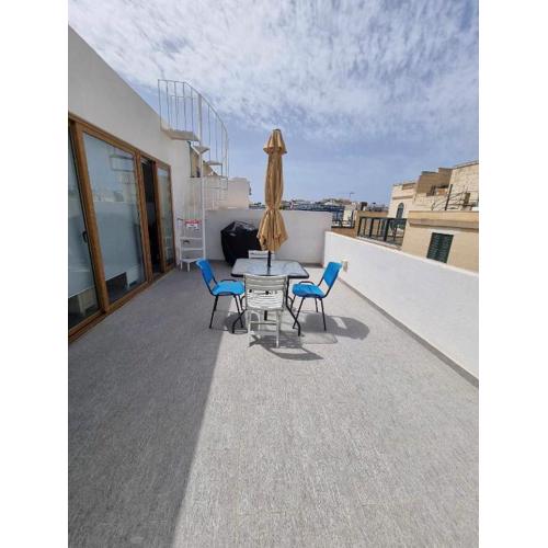 Spacious Townhouse with a Terrace overlooking Valletta\