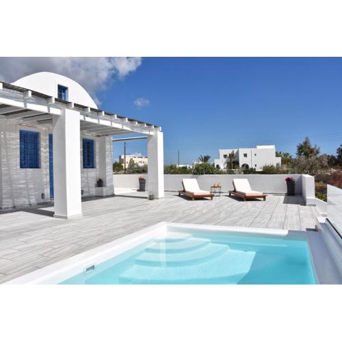 Spacious veranda, house for 3, in the village.