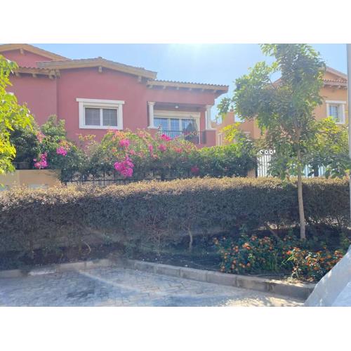 Spacious villa in golden square