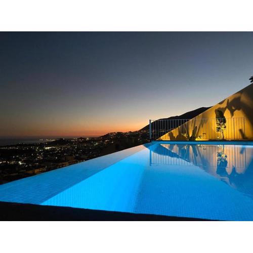 Spacious villa with great views!