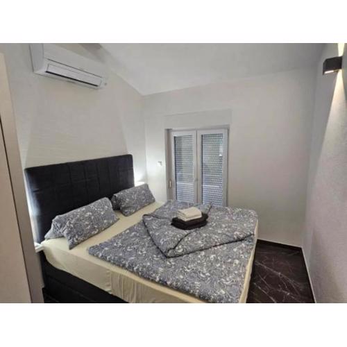 Spacious Villa With Outdoor Swimming Pool in Trogir - Three Bedroom Apartment