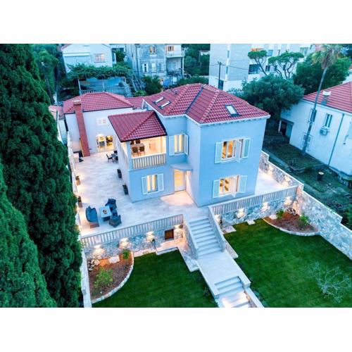 Spacious Villa with Private Pool in Dubrovnik