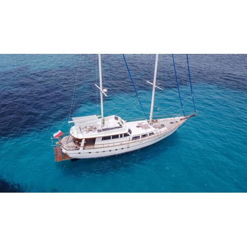 SPACIOUS YACHT HOTEL BARCELONA CITY CENTER 5 CABINs