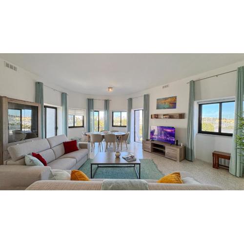 Spaciously Cosy 3BD Accomodation in Ta Xbiex - Yacht Marina & Valletta Views