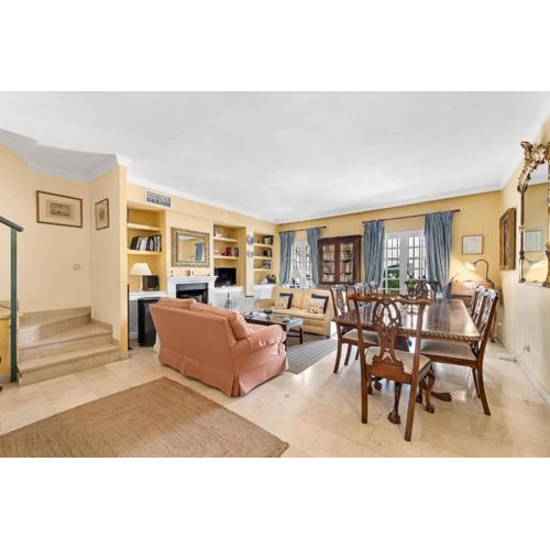 Spacy stylish Aloha townhouse
