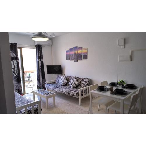 SPECIAL OFFER -45 Percent OFF - City Center - Free Parking - Sleep 5