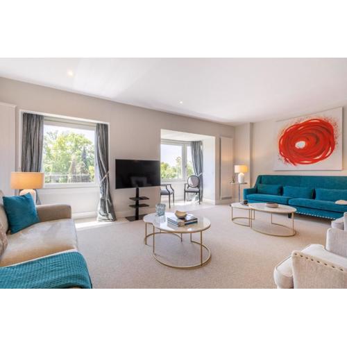 Spectacular 2-Bedroom Apartment with Stunning Retiro Park Views In the Heart of Barrio Salamanca