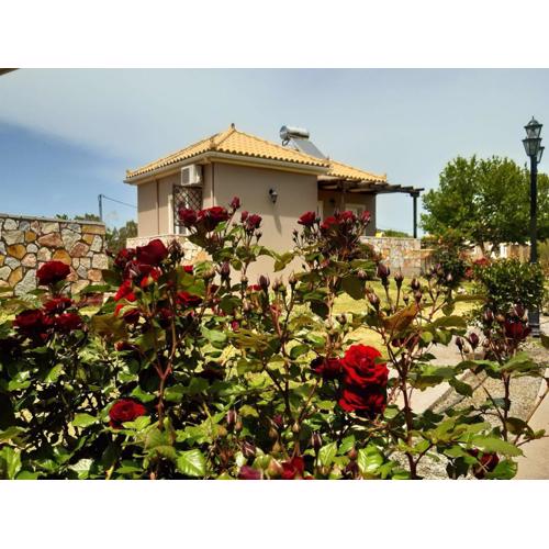 Spedion Villa - Near to sea with heated swimming pool