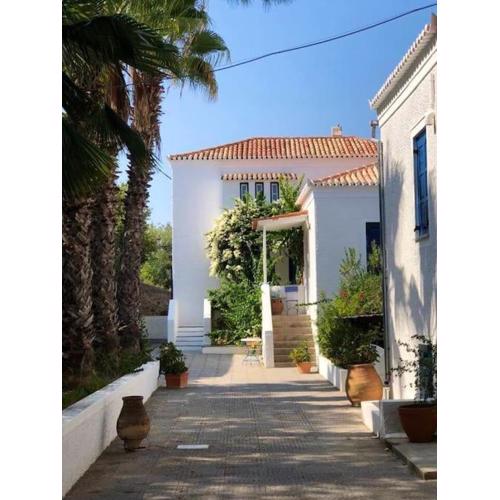 Spetses Cozy Villa