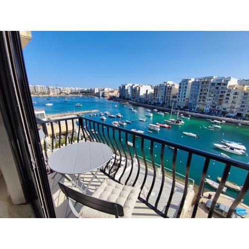 Spinola Bayview Apartment