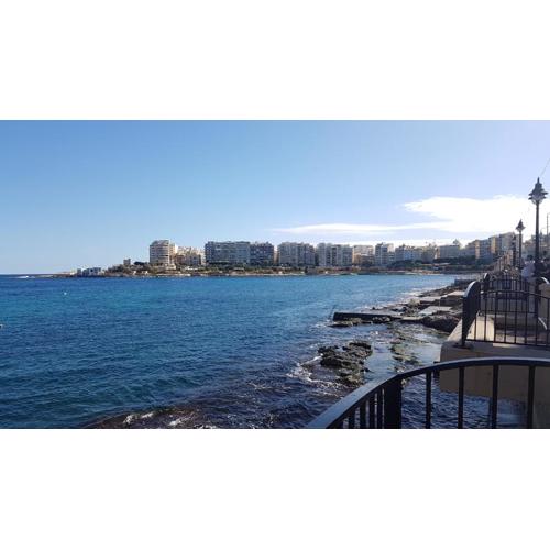 Spinola Seafront Apartment