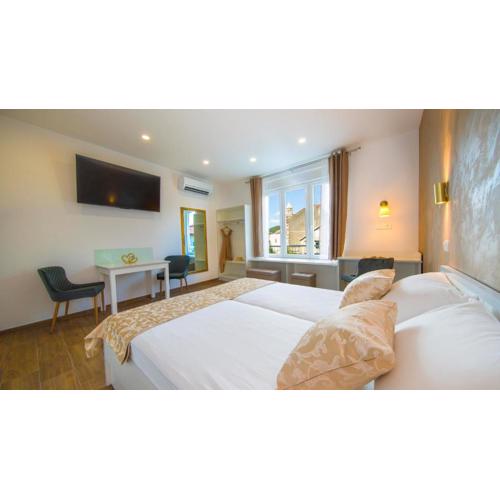 Split Central Luxury Studios 2