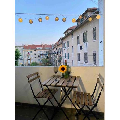 Split City Center - Lovely and spacious 2Bdrm Apt