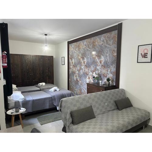 St gaetans studio apartment 6A