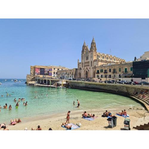 St Julians 3BR Luxury Apartment