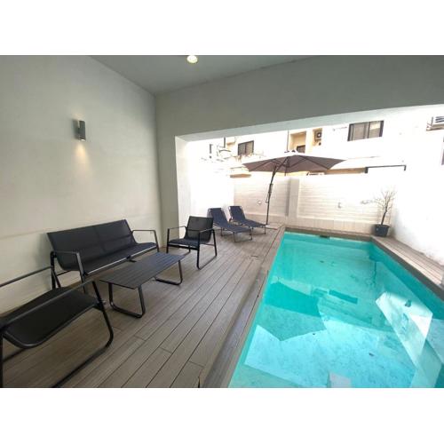 St Julians Apt with Pool