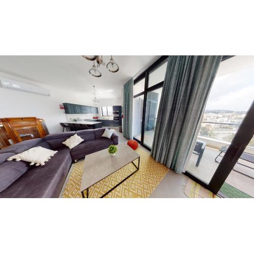 St Julians Central luxury apartment
