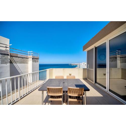 St Pauls Bay 2BR Penthouse with Sea View Terrace by 360 Estates
