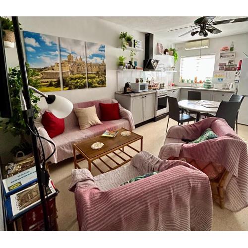 St Paul’s Bay central apartment in Qawra