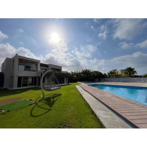 Standalone villa sea view hacienda bay