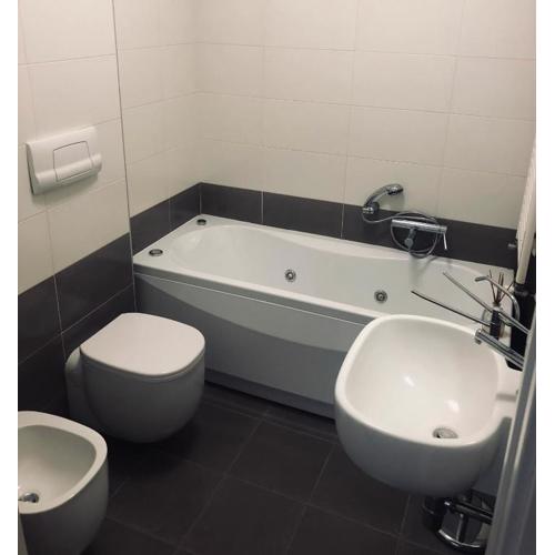 Stanza privata con bagno su appartamento condiviso