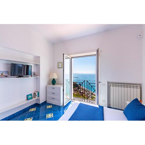 Starhost - Villa Marcella con terrazza e giardino vista mare