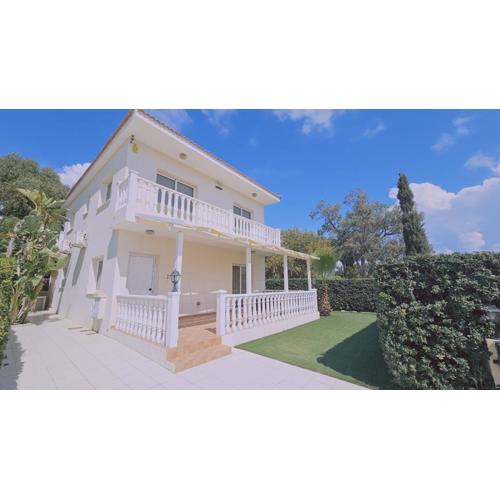 STAY Nissi House