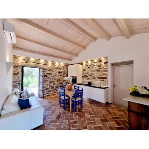 STAZZO SAN TEODORO LA QUERCIA Piscina Condivisa