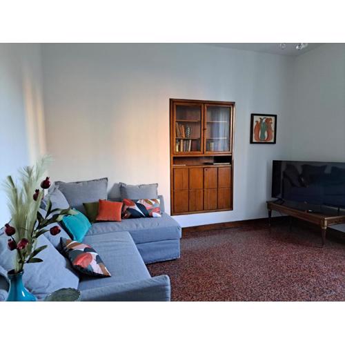 Stella Apartment by Quokka 360 - past and present in Como