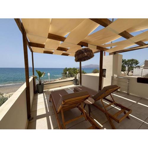 Stella & Eleni Suite With Shared Pool & Open View