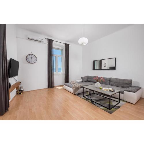Step to the Sea apartment