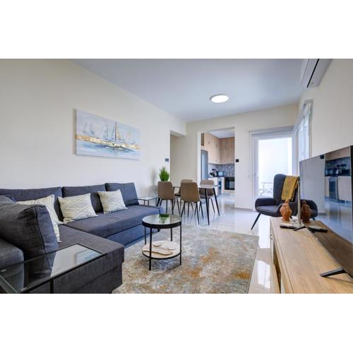 Steps from the Sea, Downtown, Balcony - Prokymea 74