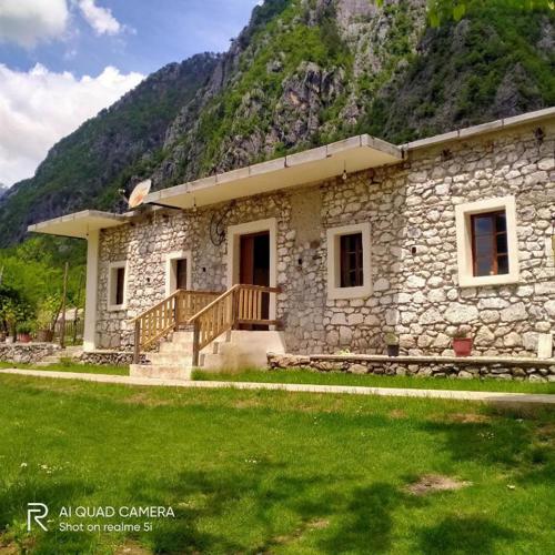 Stomici Guesthouse